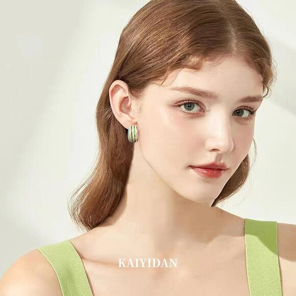 Gold Hoop Earrings Women 14K Gold Plated Dangle Chunky Medium Hoops - Picture 7 of 8